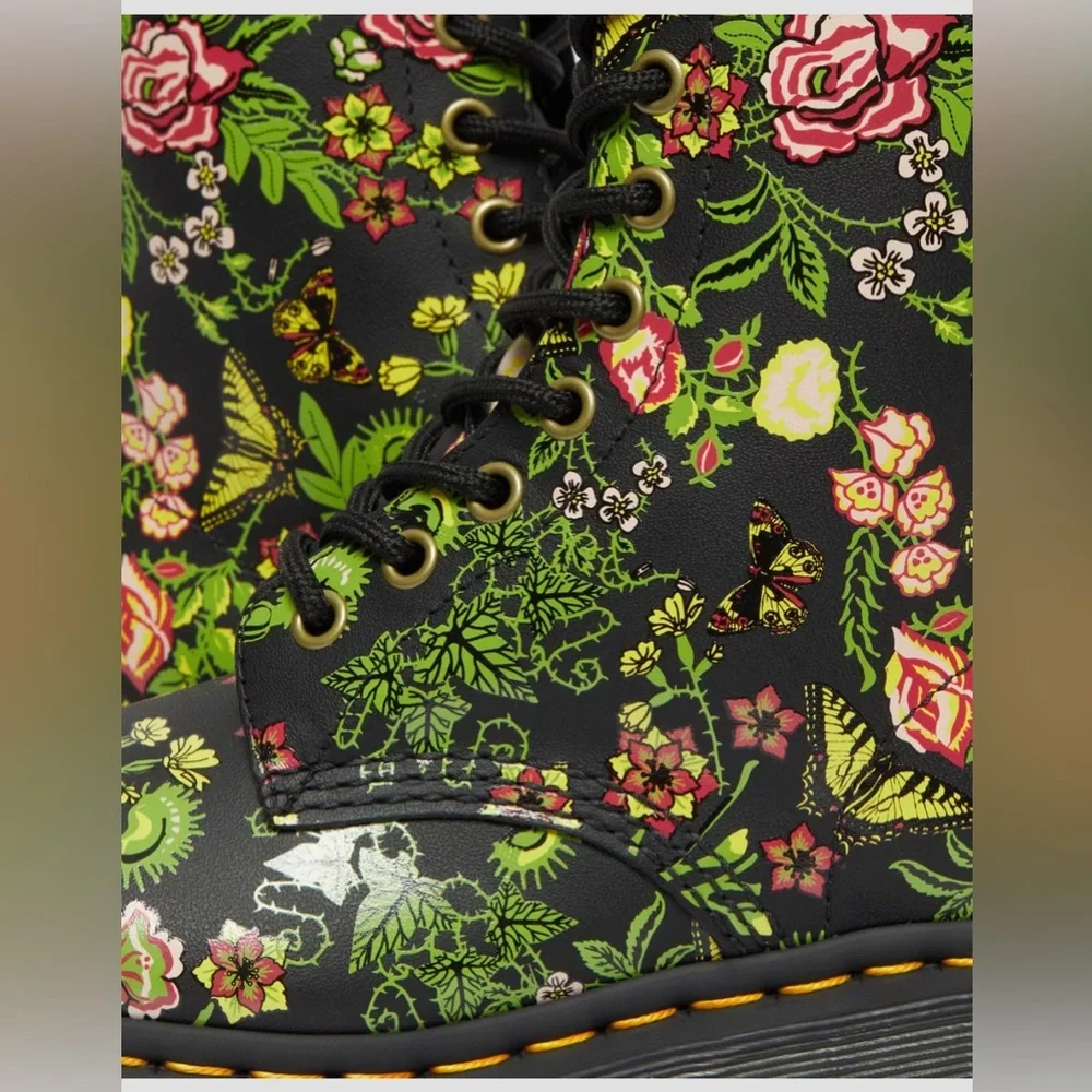 NEW Dr. Martens Women's 1460 Bloom Leather 8 Eye Boots, Black, Size 7 - Picture 4 of 9